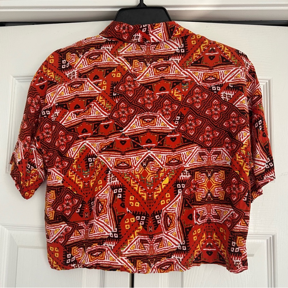 Cropped Funky Button Down - Picture 2 of 3
